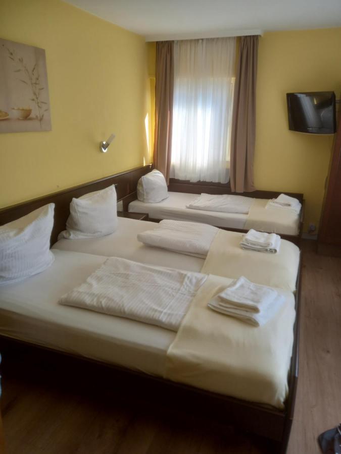 שטוטגרט Hotel Wiesbadener Hof מראה חיצוני תמונה