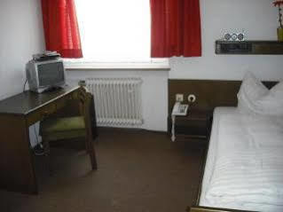 שטוטגרט Hotel Wiesbadener Hof מראה חיצוני תמונה